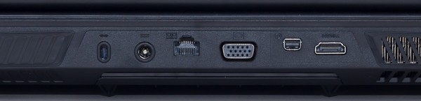 背面には電源コネクターと有線LAN端子、アナログRGB端子、Mini-DisplaPort端子、HDMI端子が用意されています