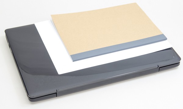 A4用紙と一般的なノート（B5サイズ）との大きさの違い