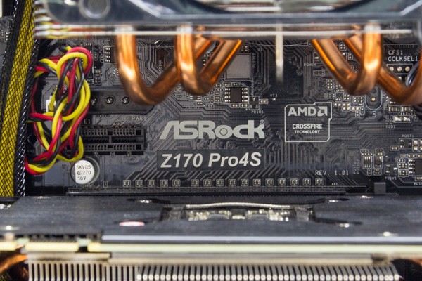 マザーボードはASRockのZ170 Pro4S