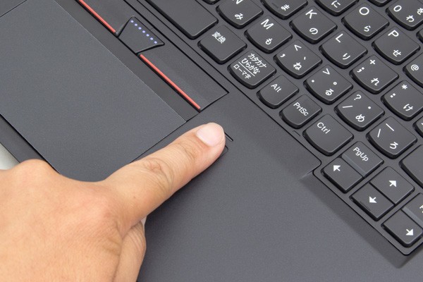 指紋を登録した指で触れるだけで、Windows 10にサインインできます
