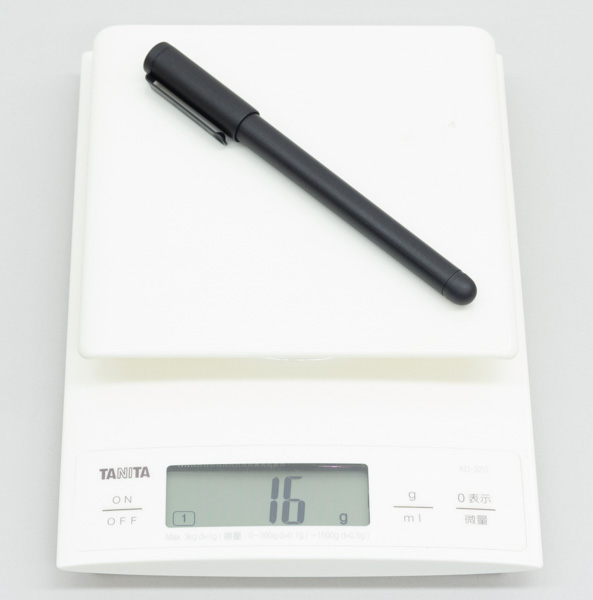 ペンの重量はカタログ値で15.5g、実測で16gでした