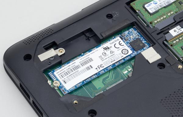 試用機ではM.2スロットに、120GBのSSDが接続されていました