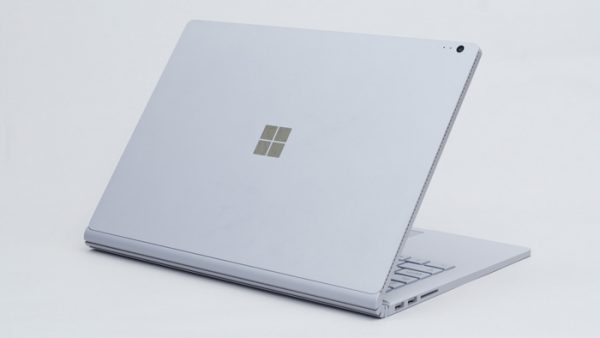 surface bookのボディ素材