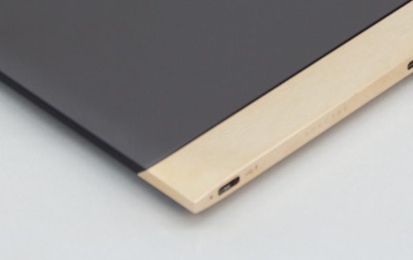 HP Spectre 13ヒンジ部分