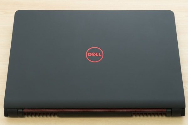 Inspiron 15 5000ゲーミング本体