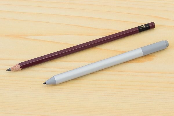 鉛筆との比較