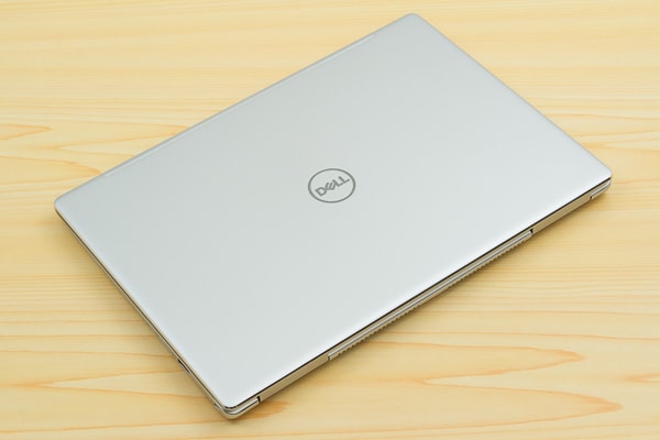 Inspiron 13 7000の本体デザイン