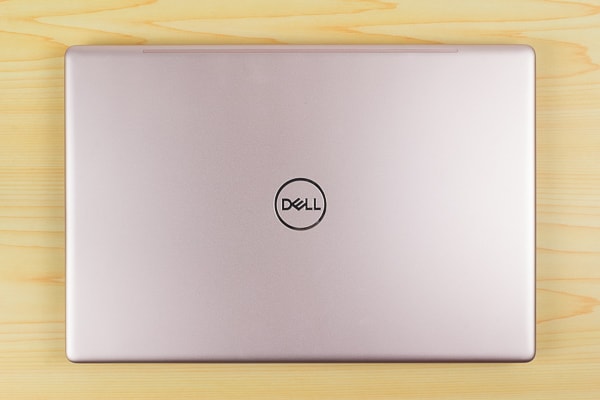 Inspiron 15 7000の本体デザイン