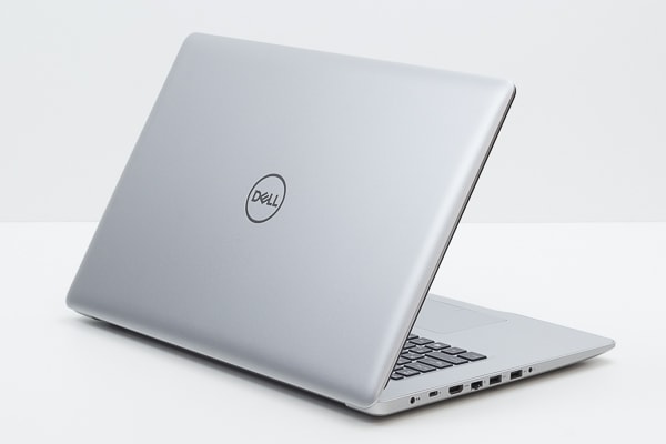 Inspiron 17 5000の本体カラー