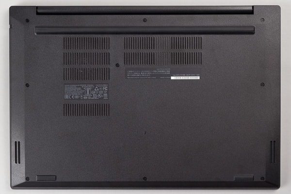 ThinkPad E580の底面部