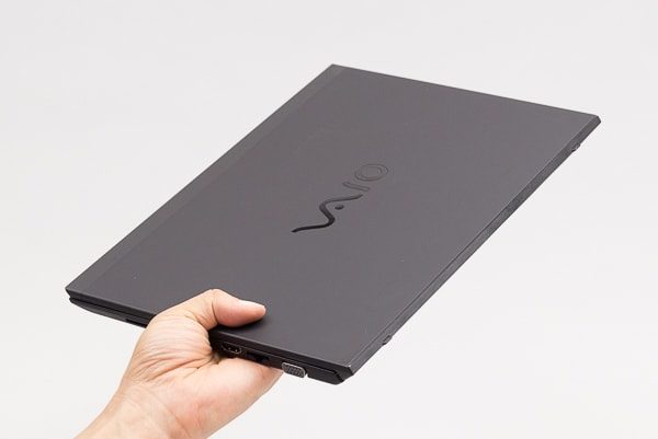 VAIO S13 剛性の高さ