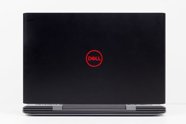 Dell G5 15　天板のデザイン