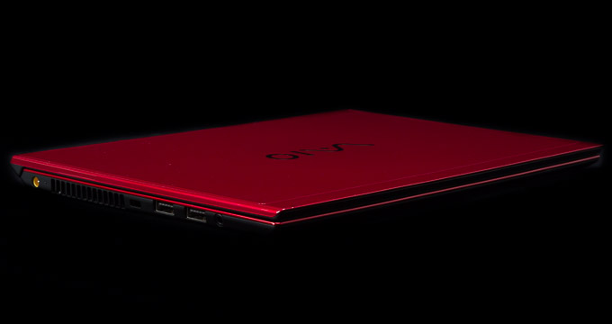 VAIO S11 | RED EDITION　天板のデザイン