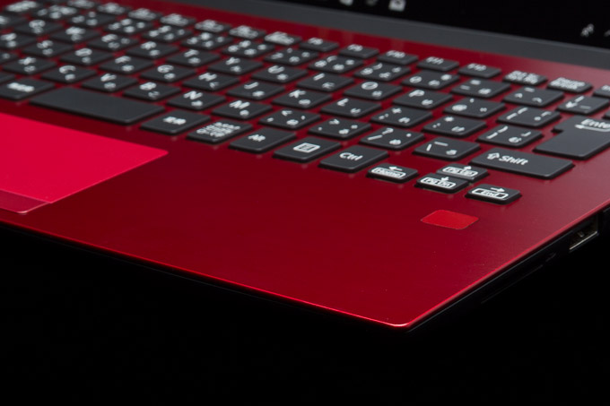 VAIO S11 | RED EDITION　パームレスト