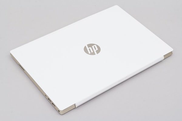 HP Pavilion 15-cs0000 天板のデザイン