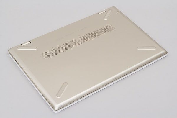 HP Pavilion 15-cs0000 底面部