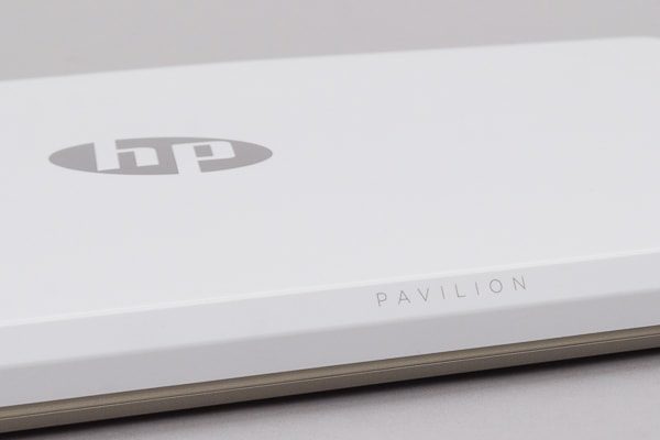 HP Pavilion 15-cs0000 背面