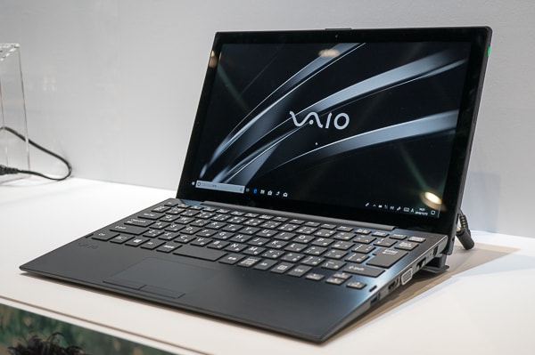 VAIO A12 外観