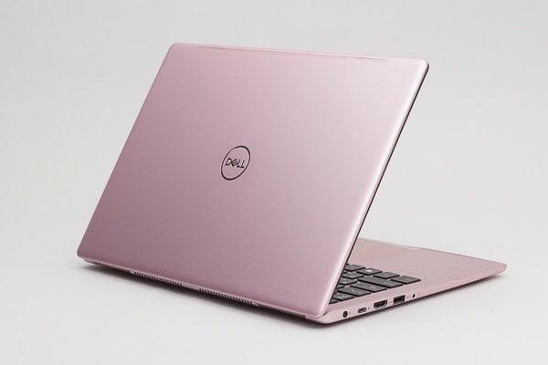 Inspiron 13 7380　本体カラー