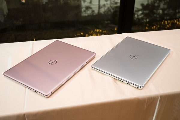 Inspiron 13 7380　本体カラー