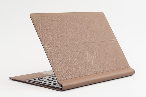 HP Spectre Folio 13 コニャックブラウン