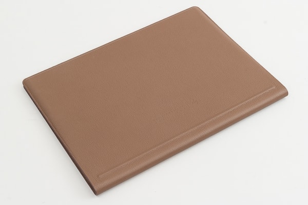 HP Spectre Folio 13 底面部