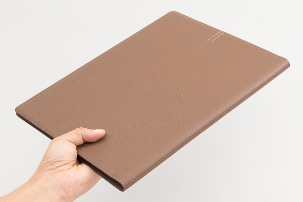 HP Spectre Folio 13 軽さ