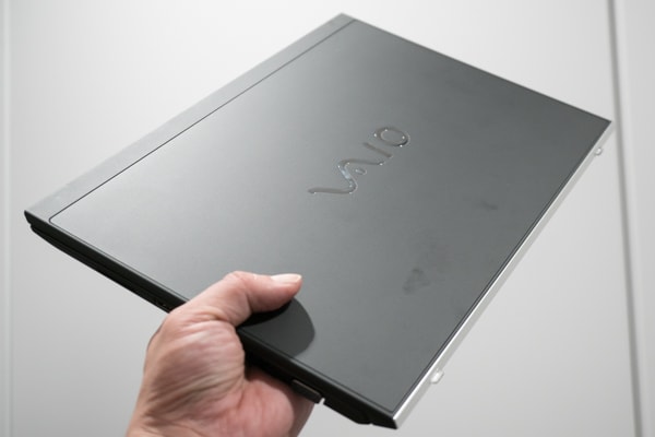 VAIO SX14 軽さ