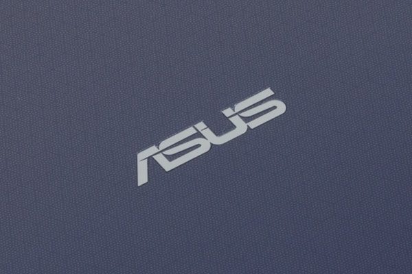 ASUS VivoBook W203MA 天板のデザイン