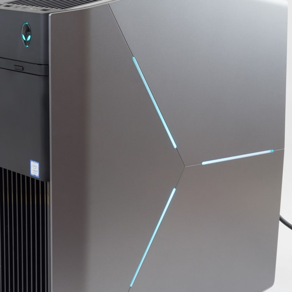 ALIENWARE AURORA R8 LEDイルミネーション