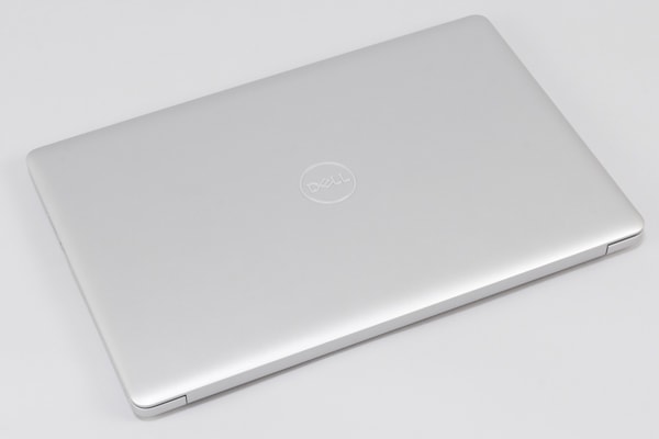 Inspiron 17 3000 (3780) 天板