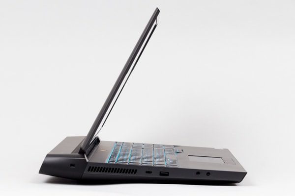 Alienware Area-51m インターフェース