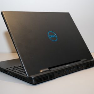 Dell G5 15 5590 通常版の本体カラー