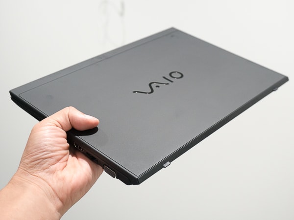 VAIO SX12 軽さ