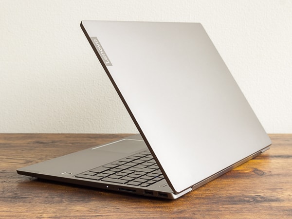 IdeaPad S540 (15) 外観