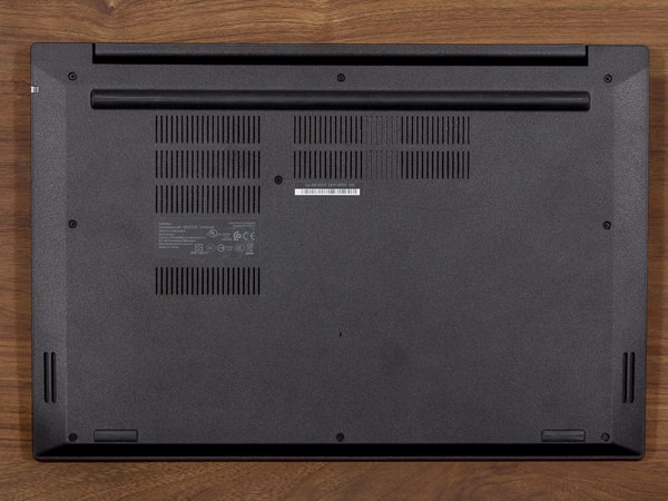 ThinkPad E595 底面部