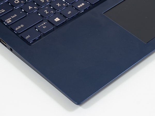 ASUS ZenBook 15 UX534FT パームレスト