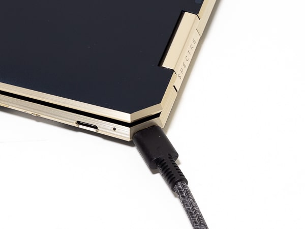 HP Spectre x360 13 2019年モデル USB Type-C