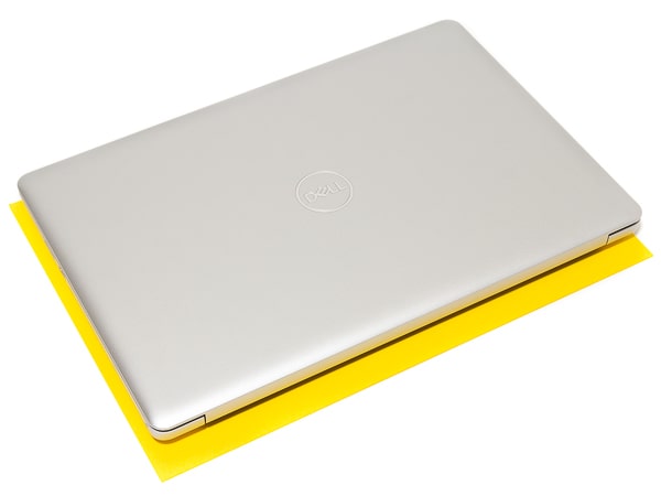 Inspiron 17 3000 (3793) サイズ感