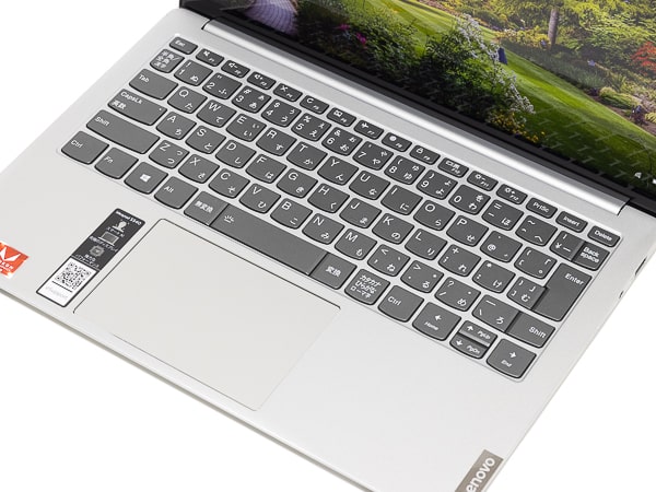 IdeaPad S540 (13, AMD) パームレスト