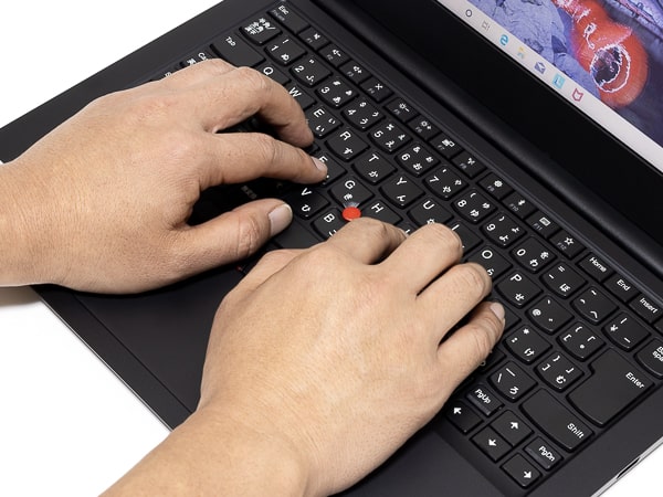ThinkPad E14 タイプ感