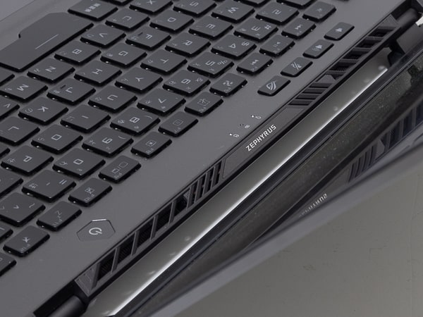 ROG Zephyrus G14 排気口