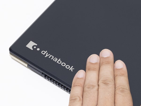 dynabook GZシリーズ 天板