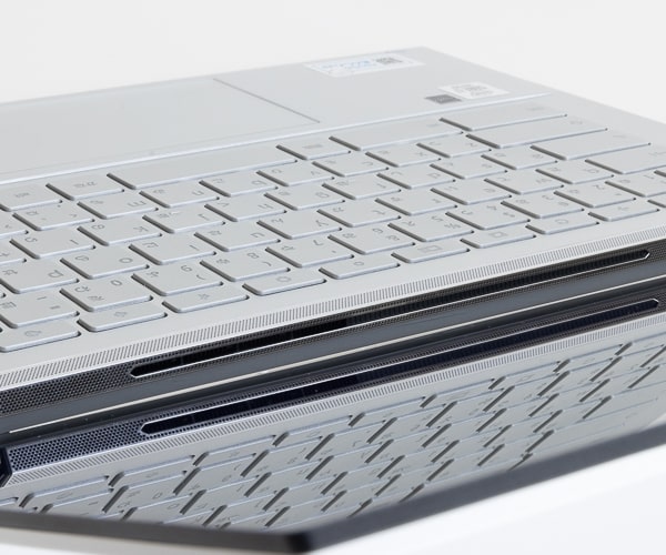 ASUS Chromebook Flip C436FA 排気口