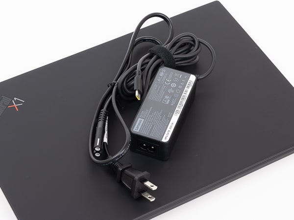 ThinkPad X1 Carbon Gen8　電源アダプター
