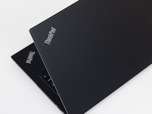 ThinkPad X13 Gen1（AMD）　ThinkPad X13 Gen1（AMD）　外観