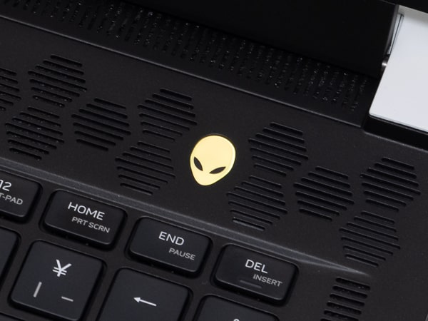 Alienware x15　電源ボタン