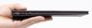 HP ENVY x360 13-ay1000　薄さ