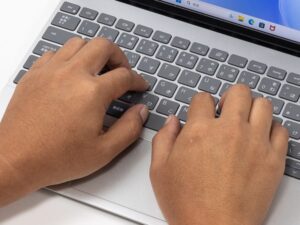 Inspiron 13 5330